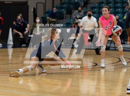 Thumbnail 1 in Seven Lakes vs Reagan [Ronald] (UIL 6A State Semifinals) photogallery.
