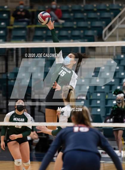 Thumbnail 1 in Seven Lakes vs Reagan [Ronald] (UIL 6A State Semifinals) photogallery.