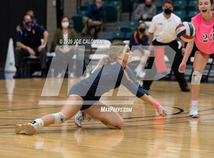 Thumbnail 3 in Seven Lakes vs Reagan [Ronald] (UIL 6A State Semifinals) photogallery.