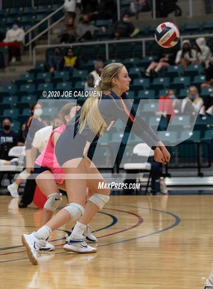 Thumbnail 2 in Seven Lakes vs Reagan [Ronald] (UIL 6A State Semifinals) photogallery.