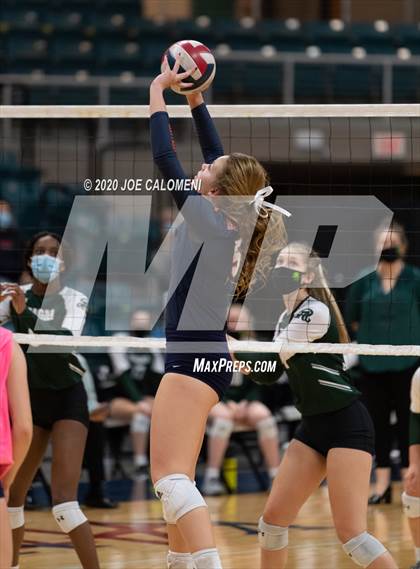 Thumbnail 3 in Seven Lakes vs Reagan [Ronald] (UIL 6A State Semifinals) photogallery.