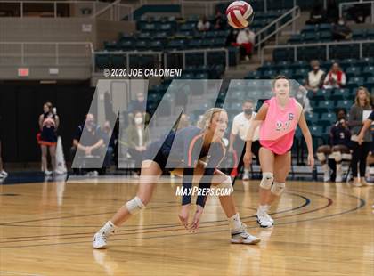 Thumbnail 2 in Seven Lakes vs Reagan [Ronald] (UIL 6A State Semifinals) photogallery.