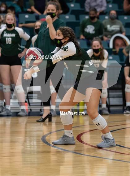 Thumbnail 3 in Seven Lakes vs Reagan [Ronald] (UIL 6A State Semifinals) photogallery.