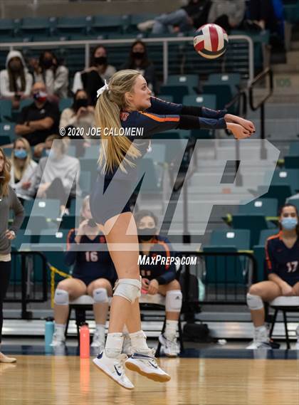 Thumbnail 3 in Seven Lakes vs Reagan [Ronald] (UIL 6A State Semifinals) photogallery.