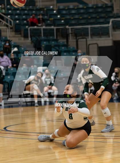 Thumbnail 2 in Seven Lakes vs Reagan [Ronald] (UIL 6A State Semifinals) photogallery.