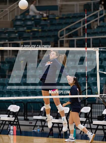 Thumbnail 3 in Seven Lakes vs Reagan [Ronald] (UIL 6A State Semifinals) photogallery.