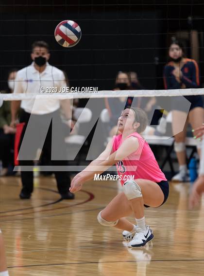 Thumbnail 3 in Seven Lakes vs Reagan [Ronald] (UIL 6A State Semifinals) photogallery.