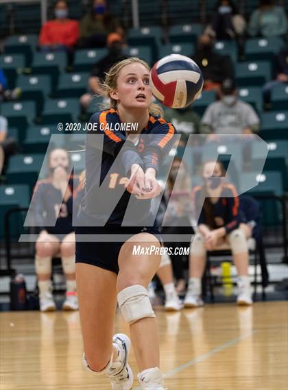 Thumbnail 2 in Seven Lakes vs Reagan [Ronald] (UIL 6A State Semifinals) photogallery.