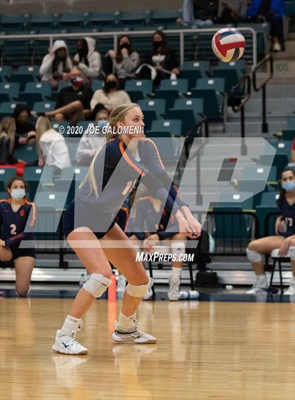 Thumbnail 1 in Seven Lakes vs Reagan [Ronald] (UIL 6A State Semifinals) photogallery.