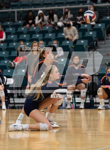 Thumbnail 3 in Seven Lakes vs Reagan [Ronald] (UIL 6A State Semifinals) photogallery.