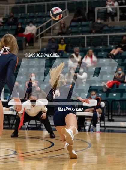 Thumbnail 2 in Seven Lakes vs Reagan [Ronald] (UIL 6A State Semifinals) photogallery.