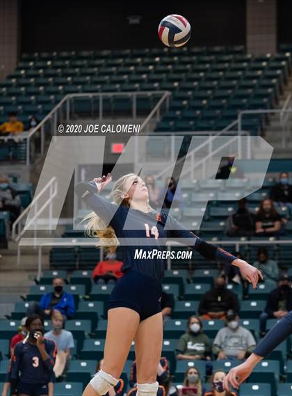 Thumbnail 3 in Seven Lakes vs Reagan [Ronald] (UIL 6A State Semifinals) photogallery.