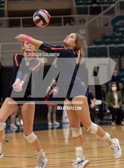 Thumbnail 2 in Seven Lakes vs Reagan [Ronald] (UIL 6A State Semifinals) photogallery.