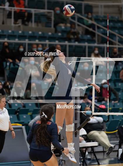 Thumbnail 3 in Seven Lakes vs Reagan [Ronald] (UIL 6A State Semifinals) photogallery.