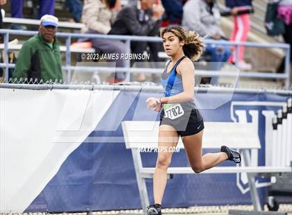 Thumbnail 2 in Bob Hayes Invitational (200 Meter) photogallery.