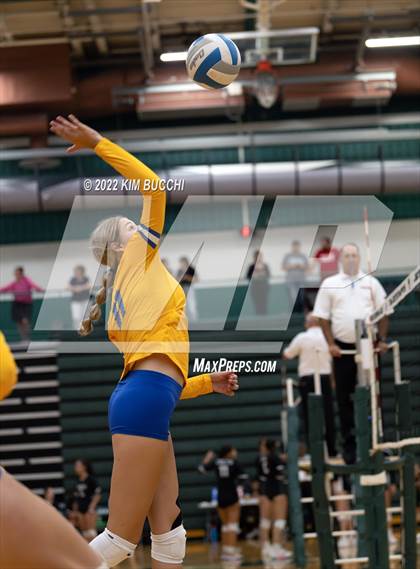 Thumbnail 3 in Imlay City vs. Utica Ford (Lake Orion Varsity Dragon Invite) photogallery.