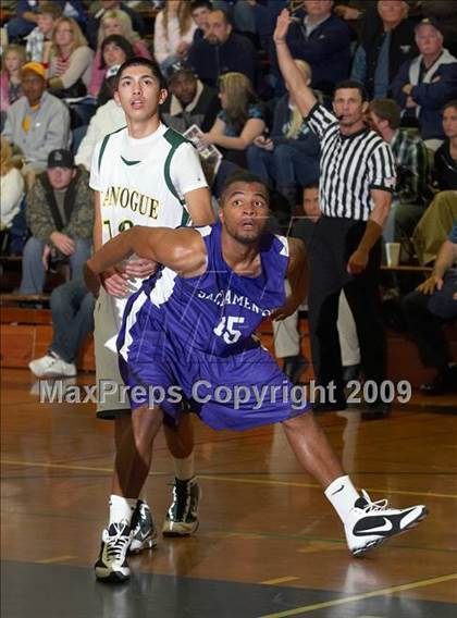 Thumbnail 3 in Sacramento vs. Bishop Manogue (Gridley Invitational) photogallery.