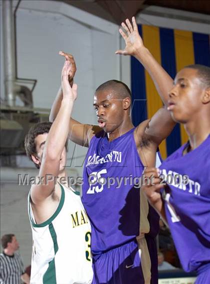 Thumbnail 1 in Sacramento vs. Bishop Manogue (Gridley Invitational) photogallery.