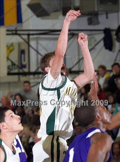 Thumbnail 1 in Sacramento vs. Bishop Manogue (Gridley Invitational) photogallery.