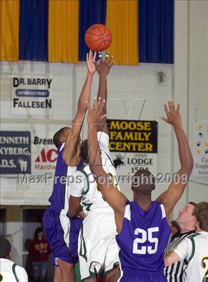 Thumbnail 1 in Sacramento vs. Bishop Manogue (Gridley Invitational) photogallery.