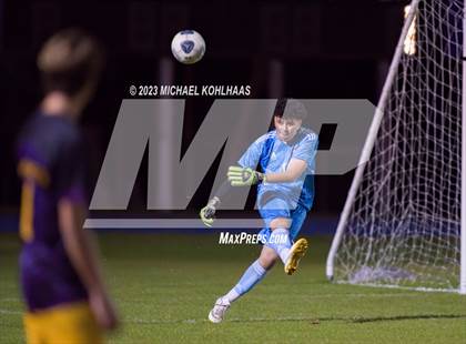 Thumbnail 1 in Oak Hall vs. Bell photogallery.
