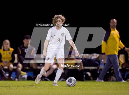 Thumbnail 1 in Oak Hall vs. Bell photogallery.