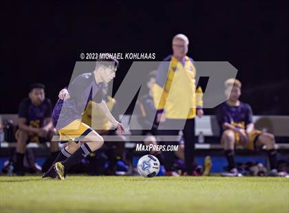 Thumbnail 1 in Oak Hall vs. Bell photogallery.