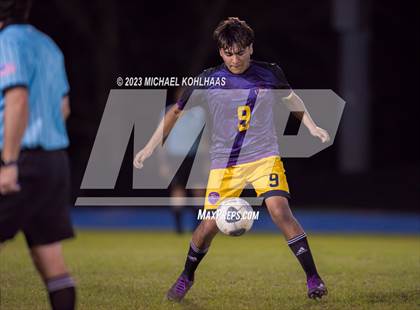 Thumbnail 3 in Oak Hall vs. Bell photogallery.