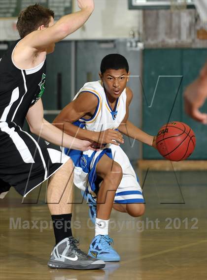 Thumbnail 2 in El Camino vs. Center (Jack Scott Tournament) photogallery.