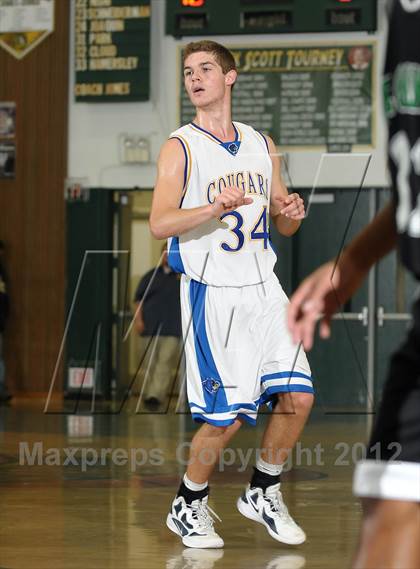 Thumbnail 3 in El Camino vs. Center (Jack Scott Tournament) photogallery.