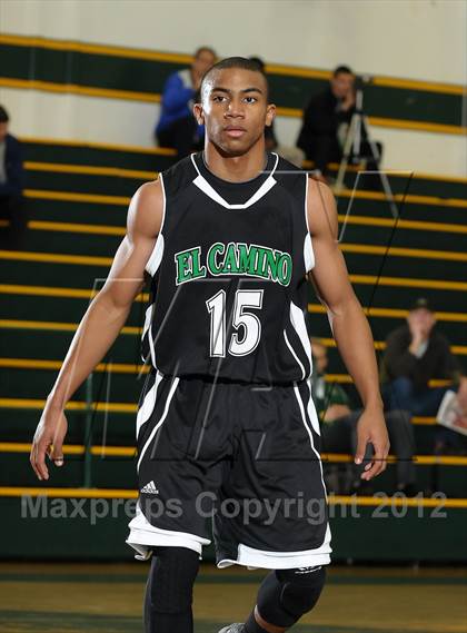 Thumbnail 3 in El Camino vs. Center (Jack Scott Tournament) photogallery.