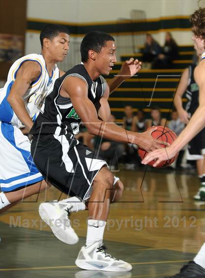 Thumbnail 3 in El Camino vs. Center (Jack Scott Tournament) photogallery.