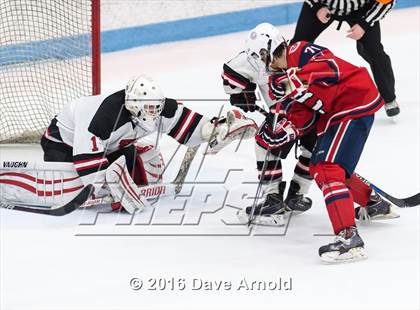 Thumbnail 2 in Reading Memorial vs. Central Catholic (MIAA Division 1A Play-In) photogallery.