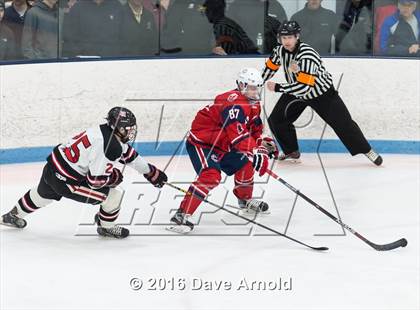Thumbnail 2 in Reading Memorial vs. Central Catholic (MIAA Division 1A Play-In) photogallery.
