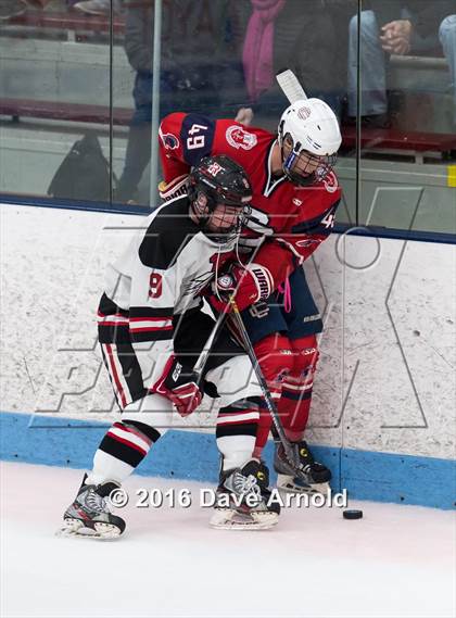 Thumbnail 2 in Reading Memorial vs. Central Catholic (MIAA Division 1A Play-In) photogallery.