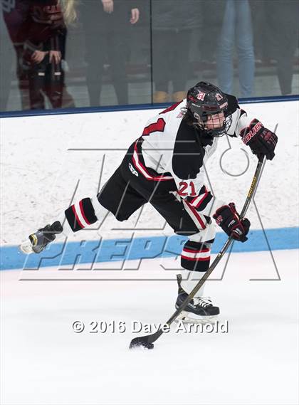 Thumbnail 2 in Reading Memorial vs. Central Catholic (MIAA Division 1A Play-In) photogallery.