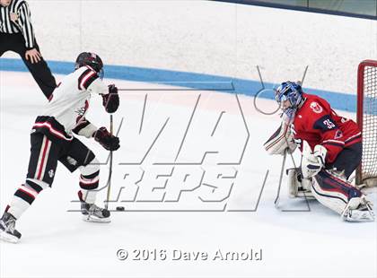 Thumbnail 2 in Reading Memorial vs. Central Catholic (MIAA Division 1A Play-In) photogallery.