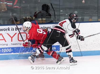 Thumbnail 2 in Reading Memorial vs. Central Catholic (MIAA Division 1A Play-In) photogallery.