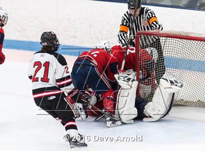 Thumbnail 3 in Reading Memorial vs. Central Catholic (MIAA Division 1A Play-In) photogallery.