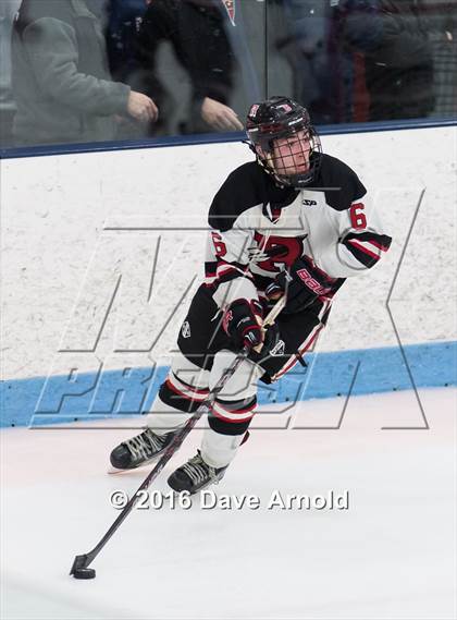 Thumbnail 2 in Reading Memorial vs. Central Catholic (MIAA Division 1A Play-In) photogallery.
