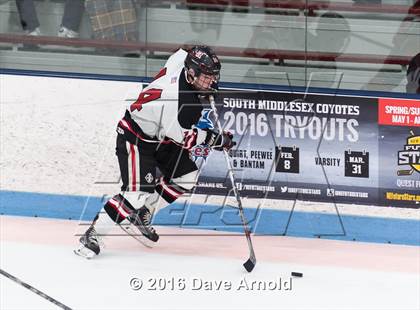 Thumbnail 3 in Reading Memorial vs. Central Catholic (MIAA Division 1A Play-In) photogallery.