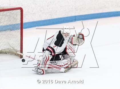 Thumbnail 2 in Reading Memorial vs. Central Catholic (MIAA Division 1A Play-In) photogallery.