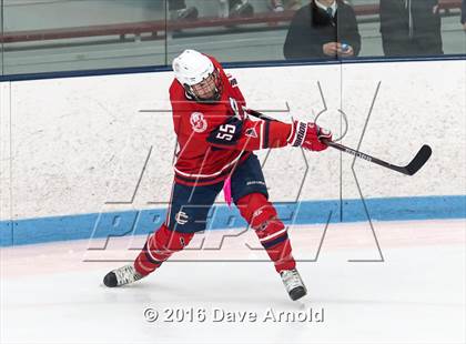 Thumbnail 2 in Reading Memorial vs. Central Catholic (MIAA Division 1A Play-In) photogallery.