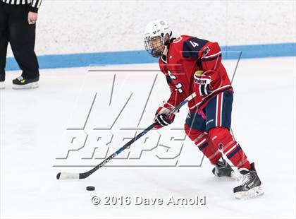 Thumbnail 2 in Reading Memorial vs. Central Catholic (MIAA Division 1A Play-In) photogallery.
