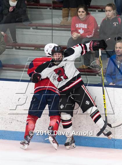 Thumbnail 2 in Reading Memorial vs. Central Catholic (MIAA Division 1A Play-In) photogallery.