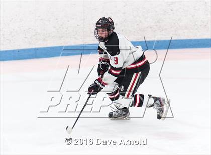 Thumbnail 2 in Reading Memorial vs. Central Catholic (MIAA Division 1A Play-In) photogallery.