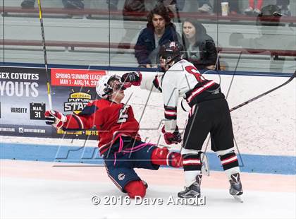 Thumbnail 2 in Reading Memorial vs. Central Catholic (MIAA Division 1A Play-In) photogallery.