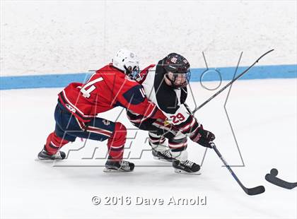 Thumbnail 2 in Reading Memorial vs. Central Catholic (MIAA Division 1A Play-In) photogallery.