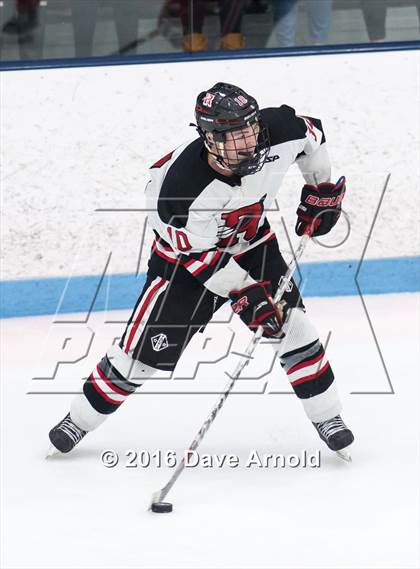 Thumbnail 2 in Reading Memorial vs. Central Catholic (MIAA Division 1A Play-In) photogallery.