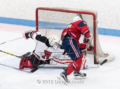 Thumbnail 3 in Reading Memorial vs. Central Catholic (MIAA Division 1A Play-In) photogallery.
